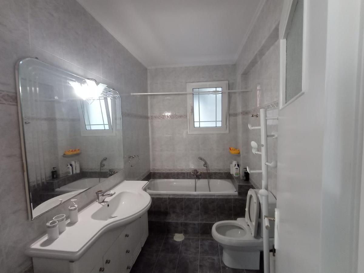 Apartament Flat With Garden Near Sea, Port And Airport Artemida  Zewnętrze zdjęcie